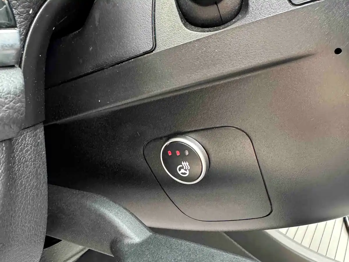 BMW 1 Series 2022 120i M Sport фото 22