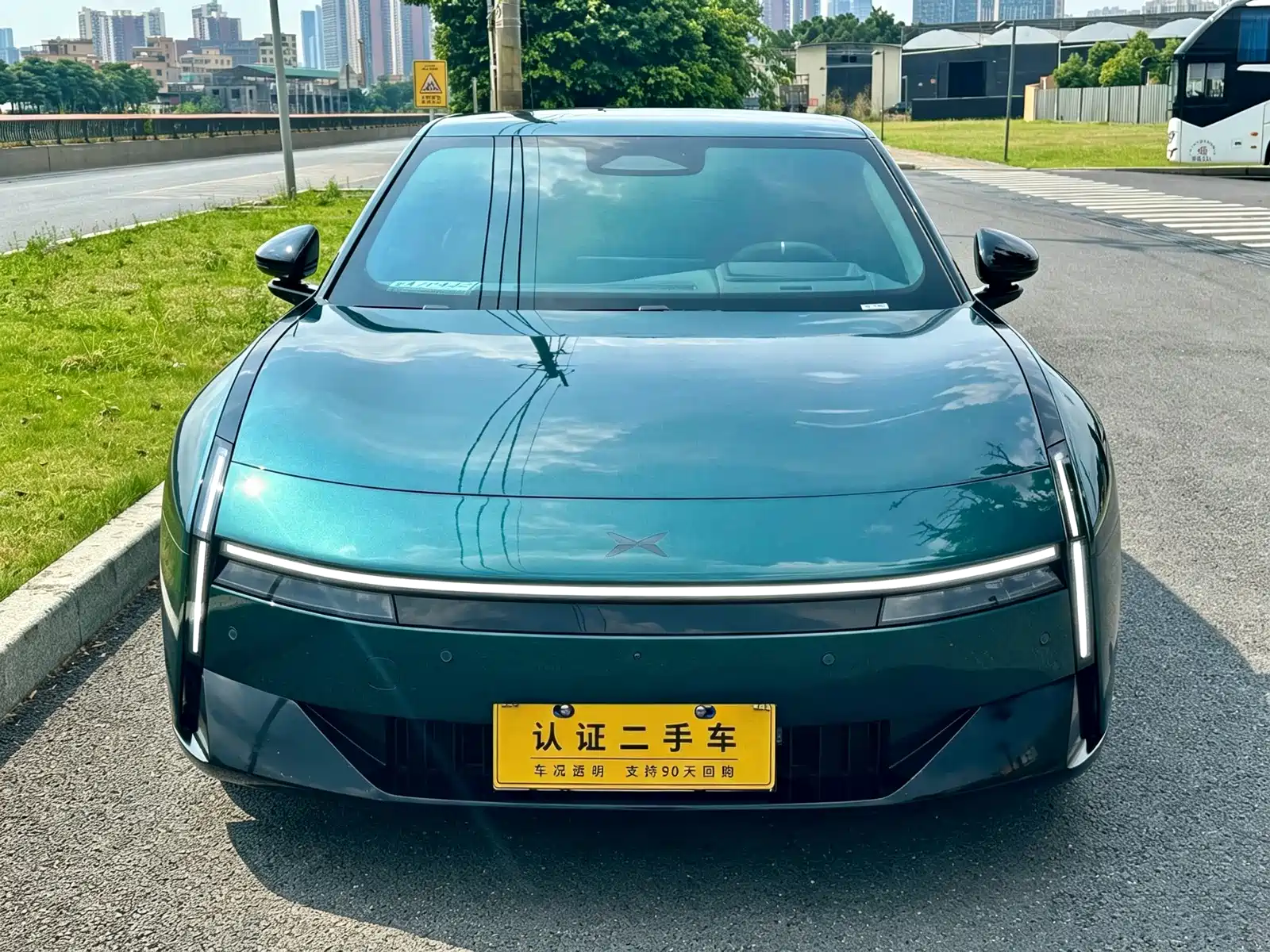 Фото 2 - XPeng P7