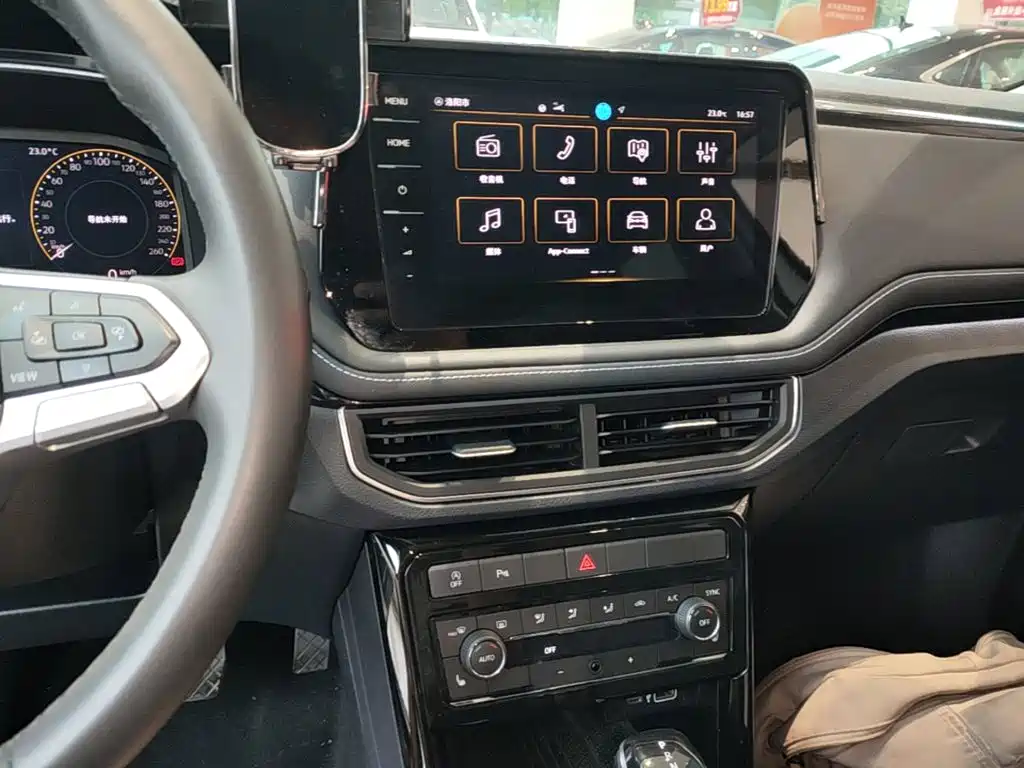Volkswagen Tharu, миниатюра 13