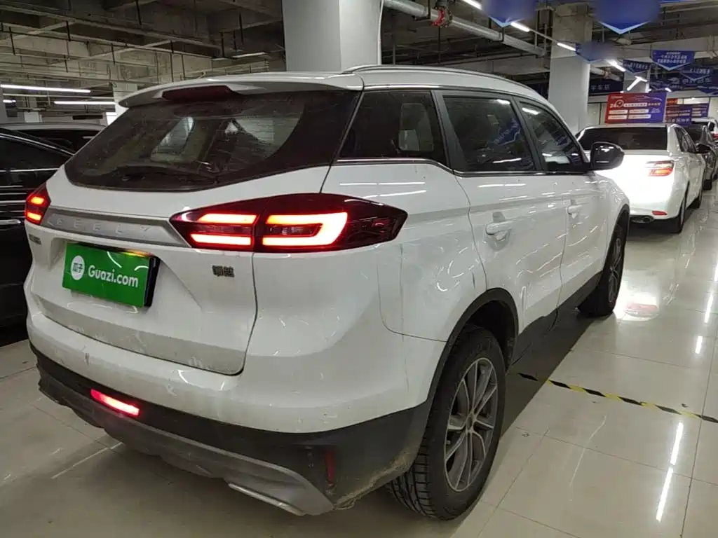 Фото 7 - Geely Boyue
