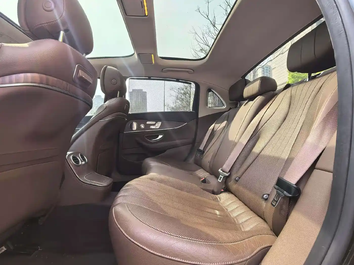 Mercedes-Benz E-Class 2021 E 300 L Premium фото 6