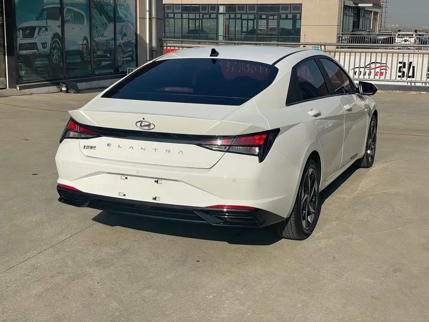 Hyundai Elantra 2021 1.5L CVT GLX Elite Edition фото 4