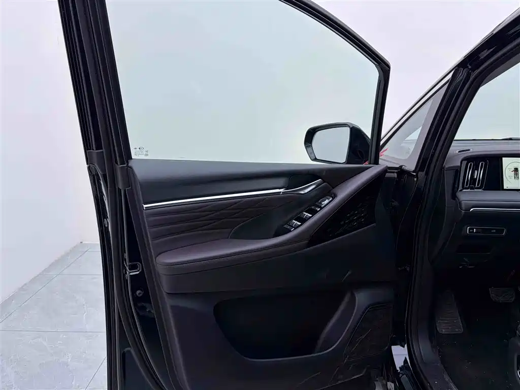 GAC TRUMPCHI TRUMPCHI M8