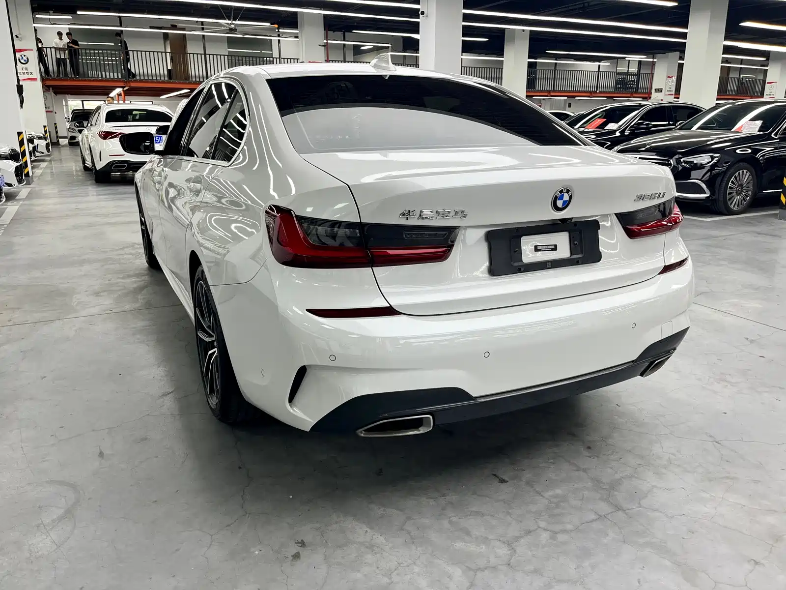 Photo 15 - BMW 3 Series