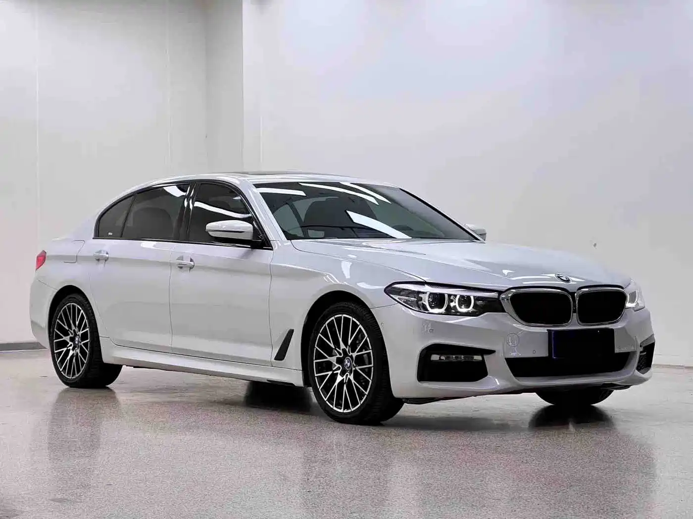 BMW 5 Series 2018 Facelift 530Li Exclusive M Sport Package фото 3