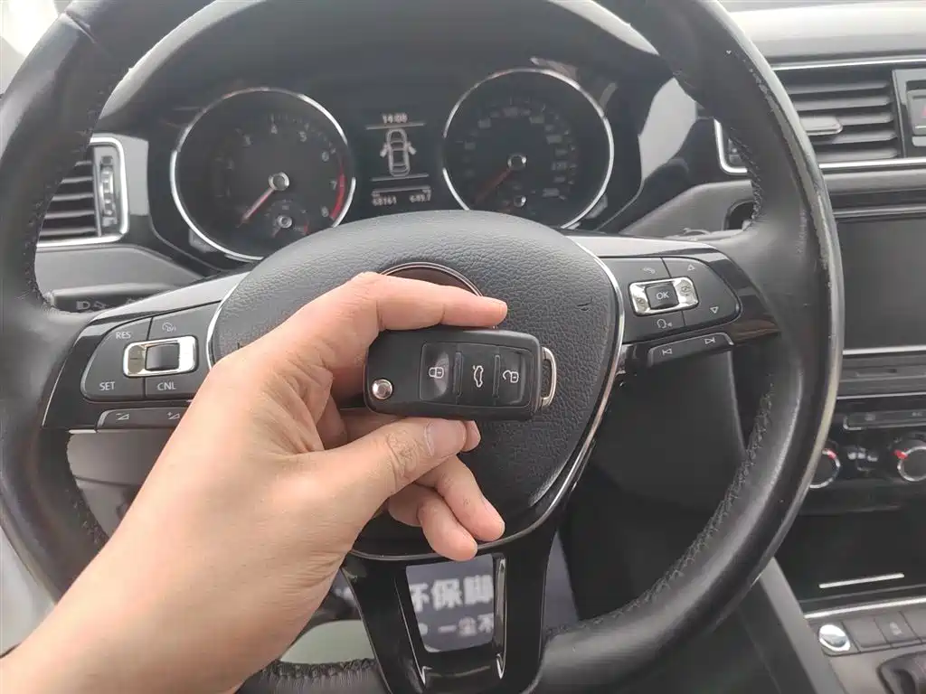 Volkswagen Sagitar 2018 280TSI DSG Spark Edition фото 17