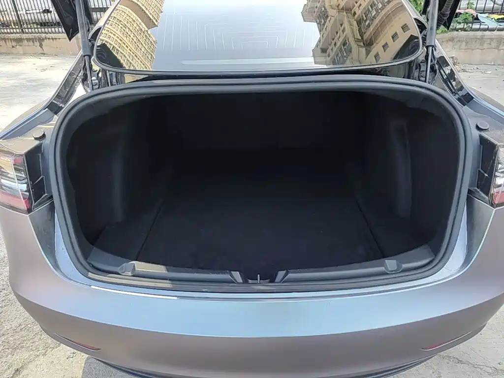 Фото 19 - Tesla Model 3