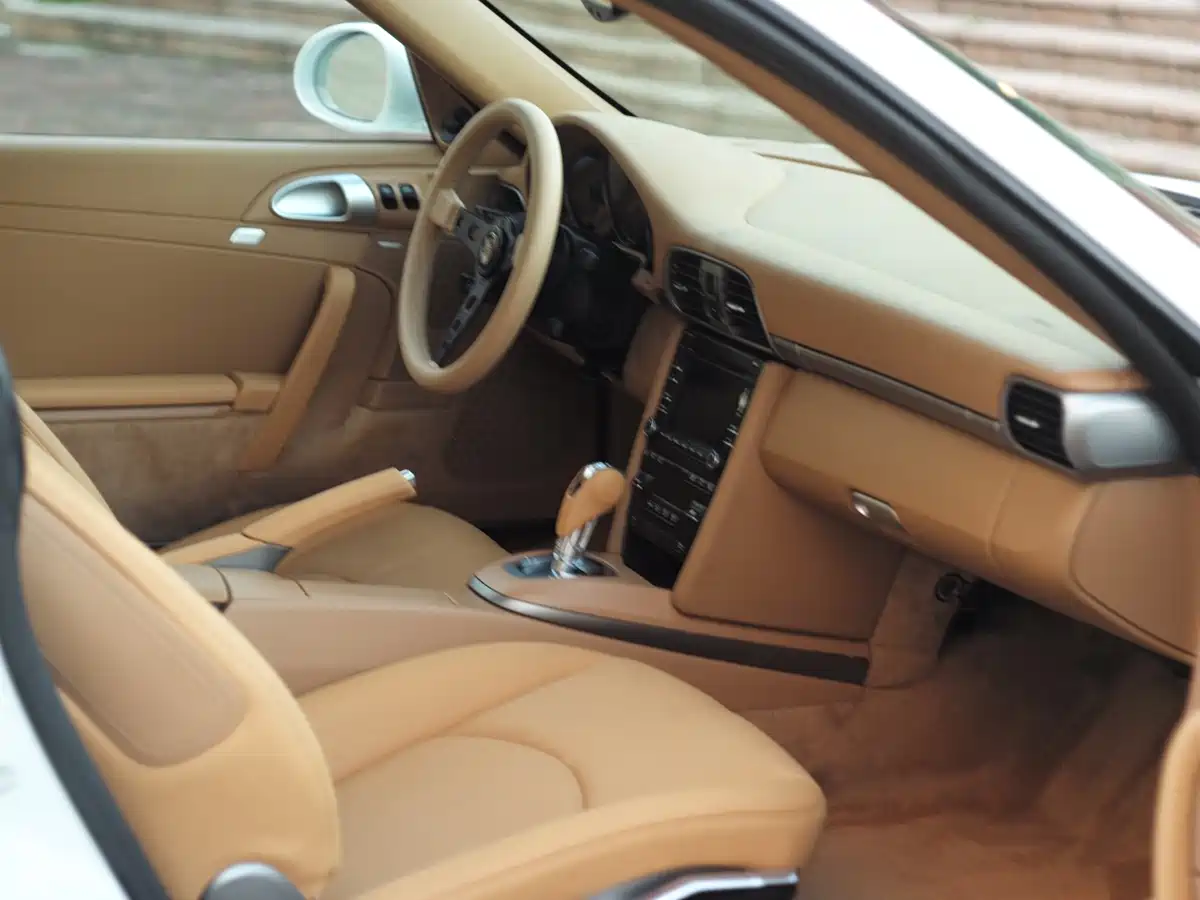 Porsche 911 2010 Carrera 3.6L фото 27