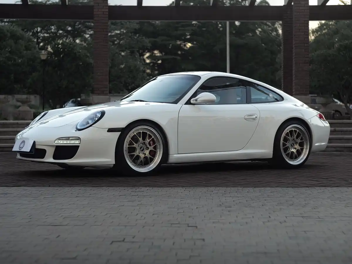 Porsche 911 2010 Carrera 3.6L фото 16
