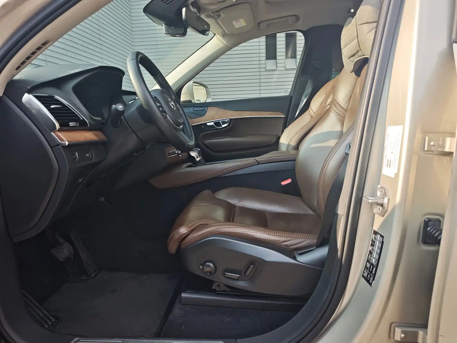 Фото 7 - Volvo XC90