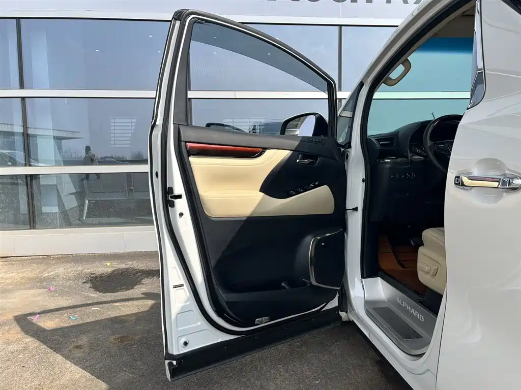Toyota Alphard 2015 3.5L Luxury Edition фото 13