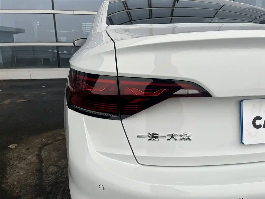 Volkswagen Sagitar 2023 300TSI DSG Surpassing Edition фото 7