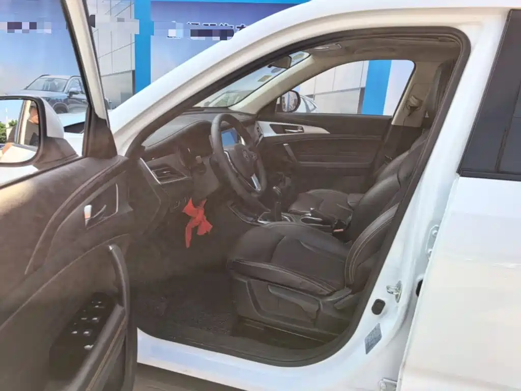 Changan CS35 PLUS 2018 2018 1.6L Manual Smooth Connect China V