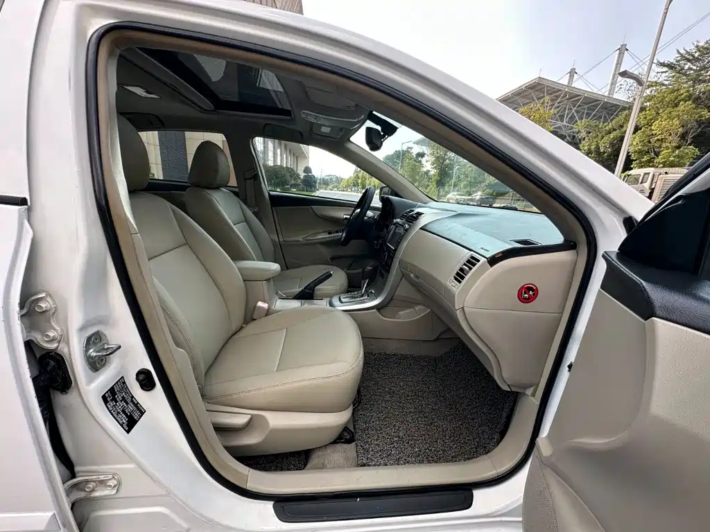 Photo 13 - Toyota Corolla