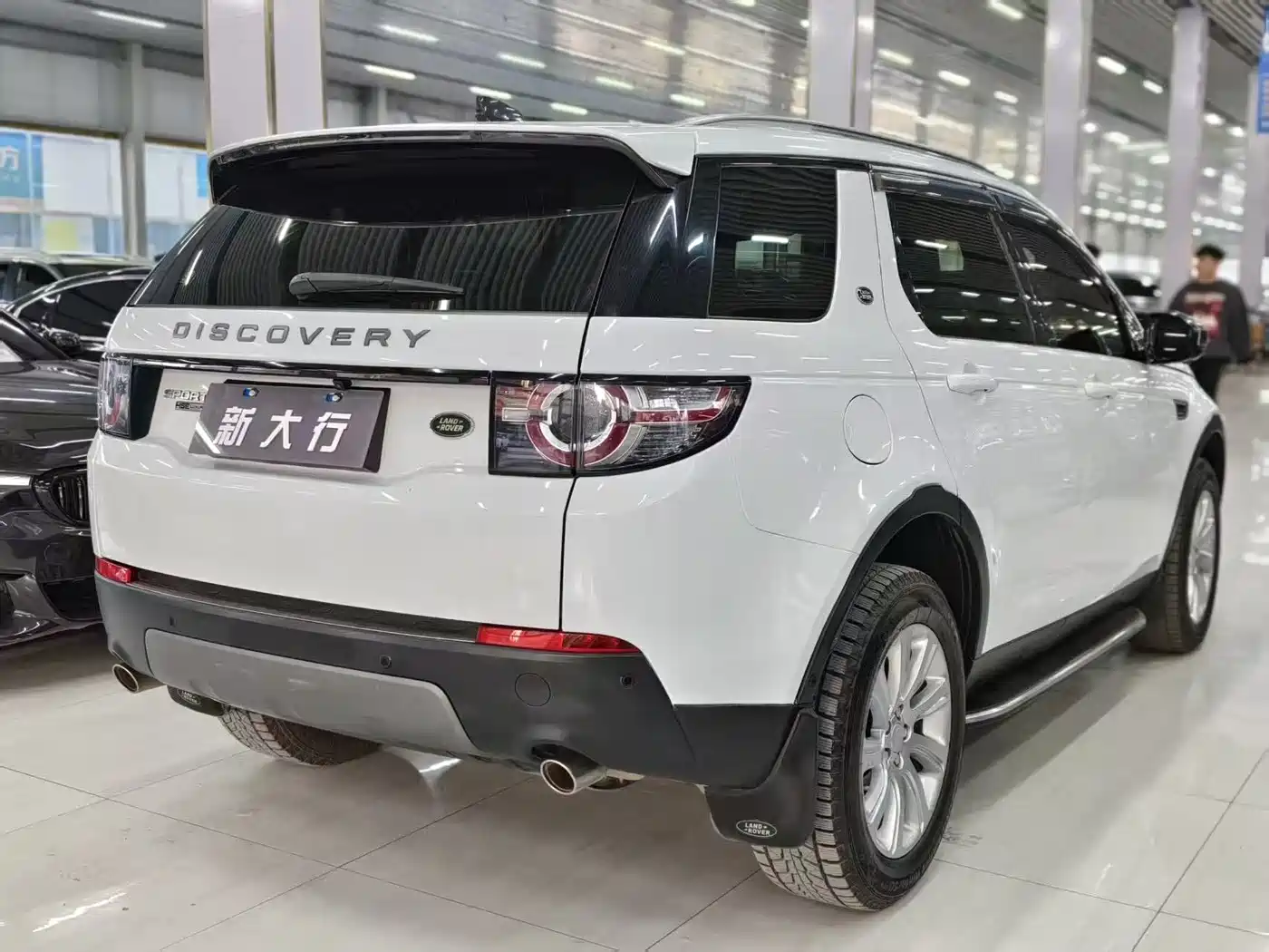 Land Rover Discovery Sport 2018 240PS SE Edition фото 9
