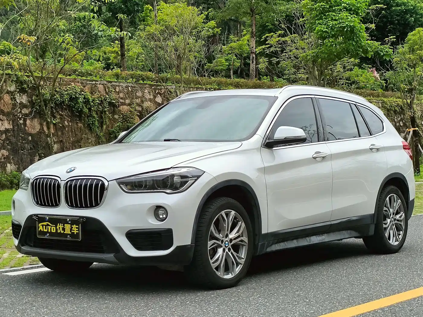 Фото 1 - BMW X1