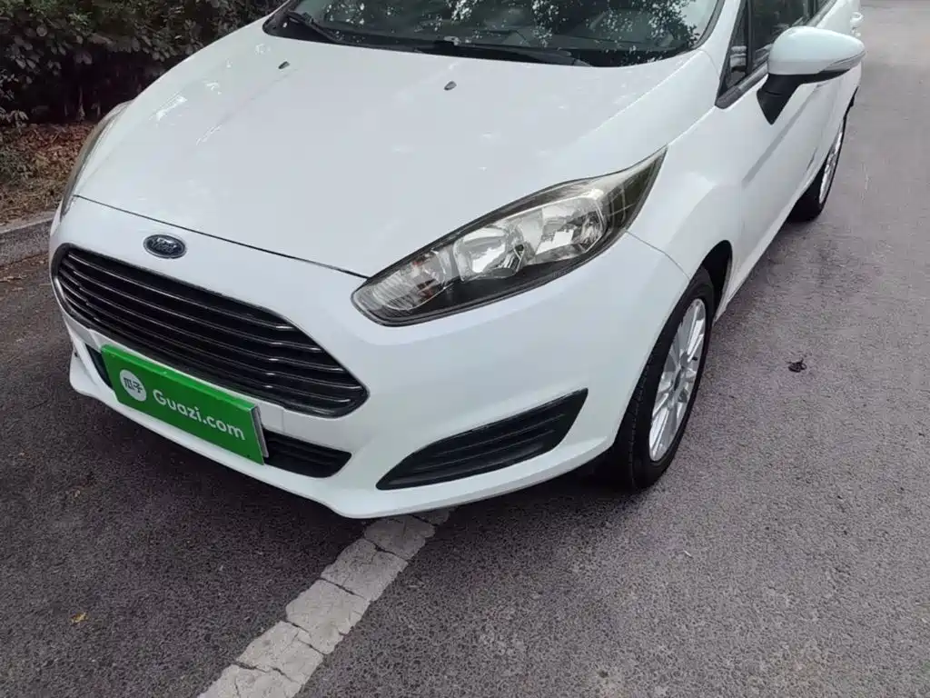 Ford Fiesta 2015 2013 Sedan 1.5L Manual Trend