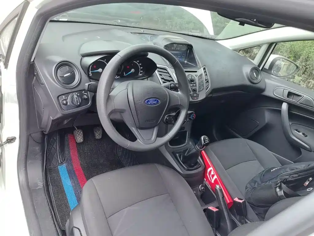 Ford Fiesta 2015 2013 Sedan 1.5L Manual Trend