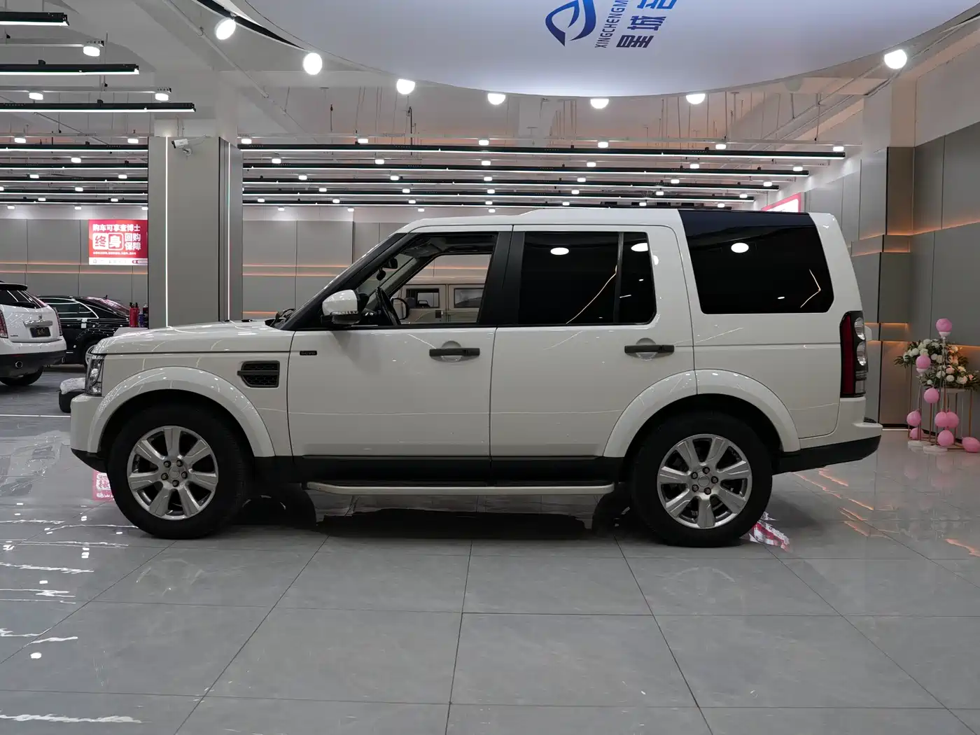 Land Rover Discovery 2015 3.0 SC V6 SE фото 4