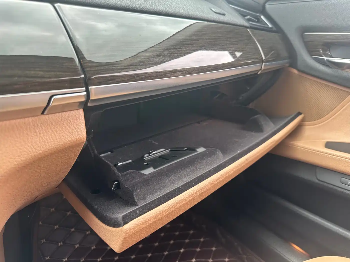 BMW 7 Series 2014 730Li Premium фото 25