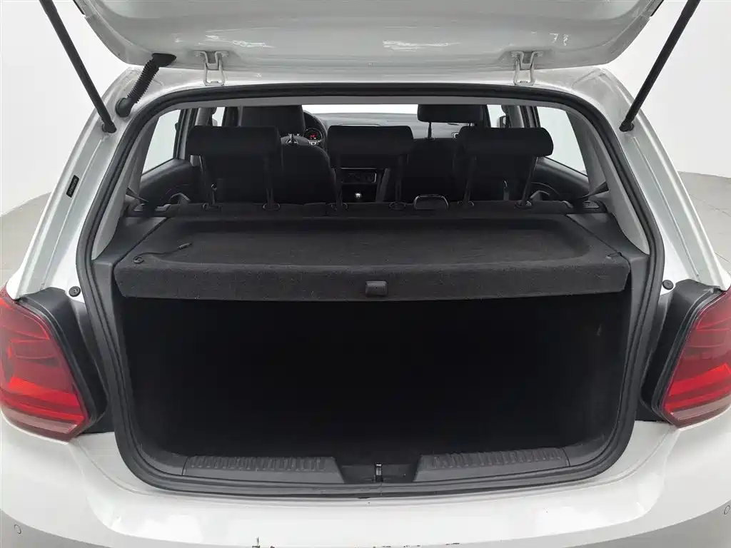 Volkswagen Polo 2018 1.5L Auto Comfort фото 16