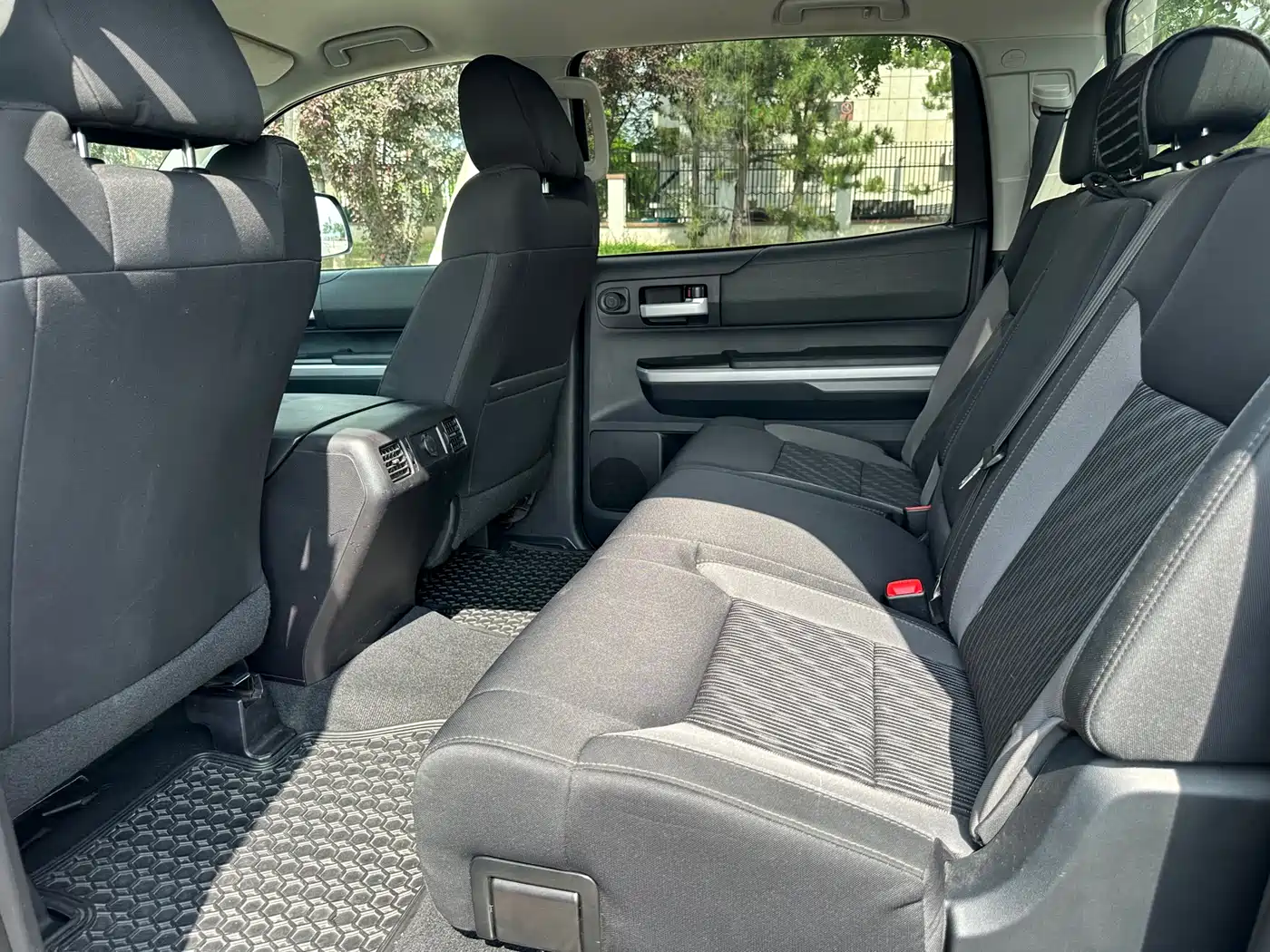 Toyota Tundra 2014 5.7L TRD Pro фото 12