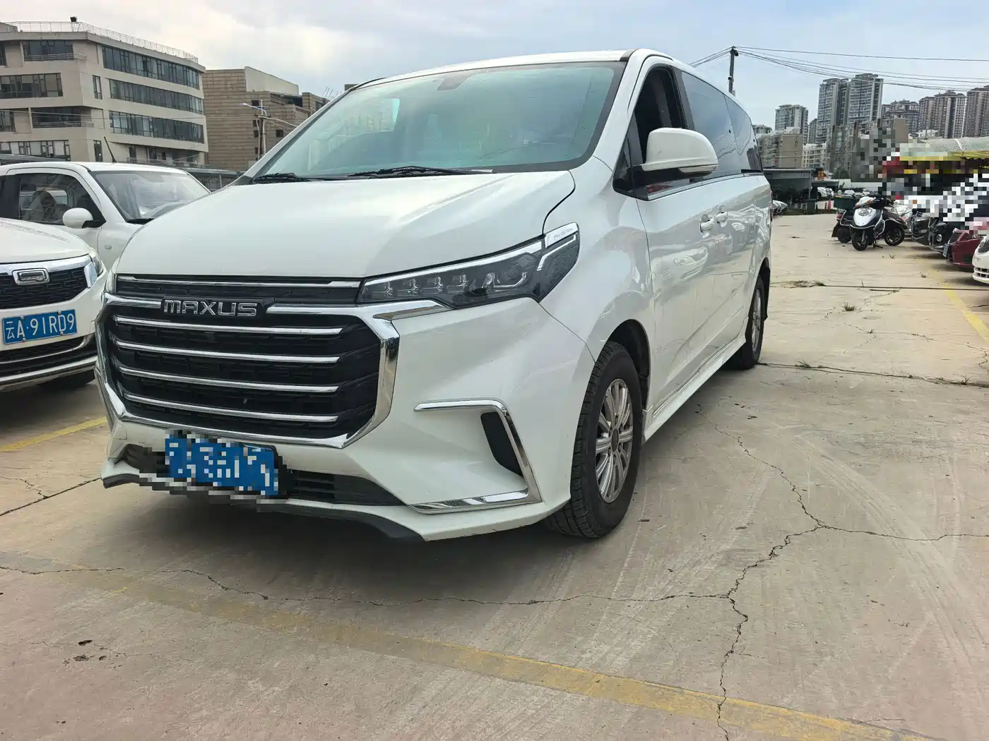 SAIC Maxus Maxus G20 2023 2023 ES 2.0T Gasoline Automatic Premium Edition