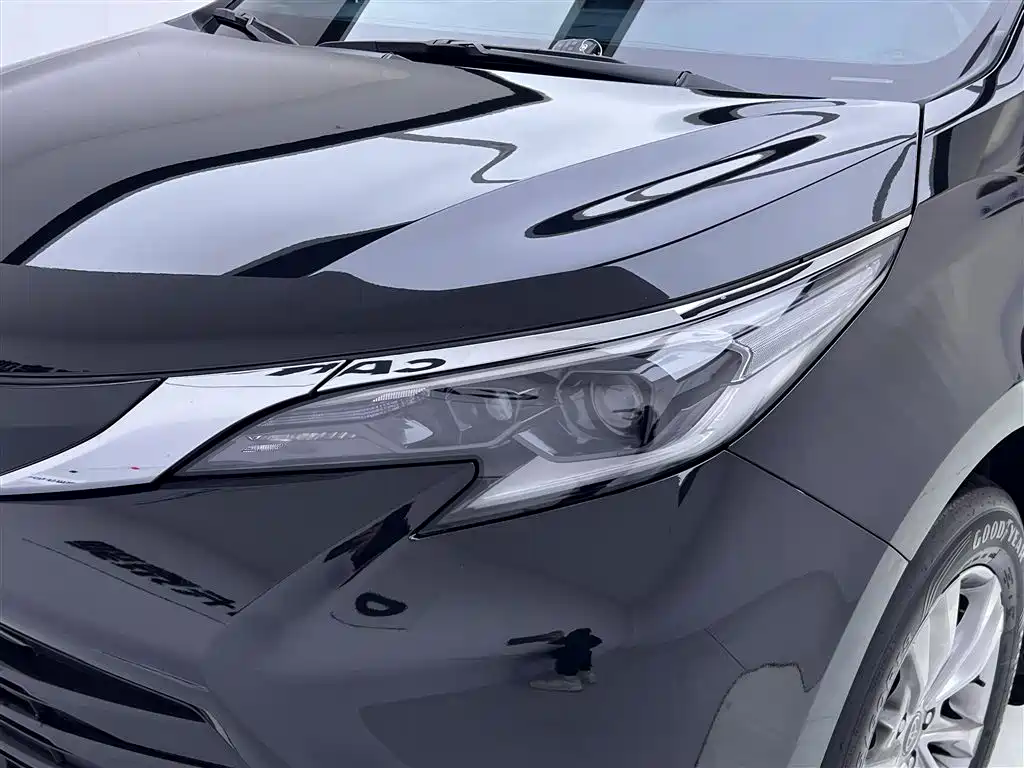 Toyota Sienna 2024 2.5L Hybrid Comfort Edition фото 9