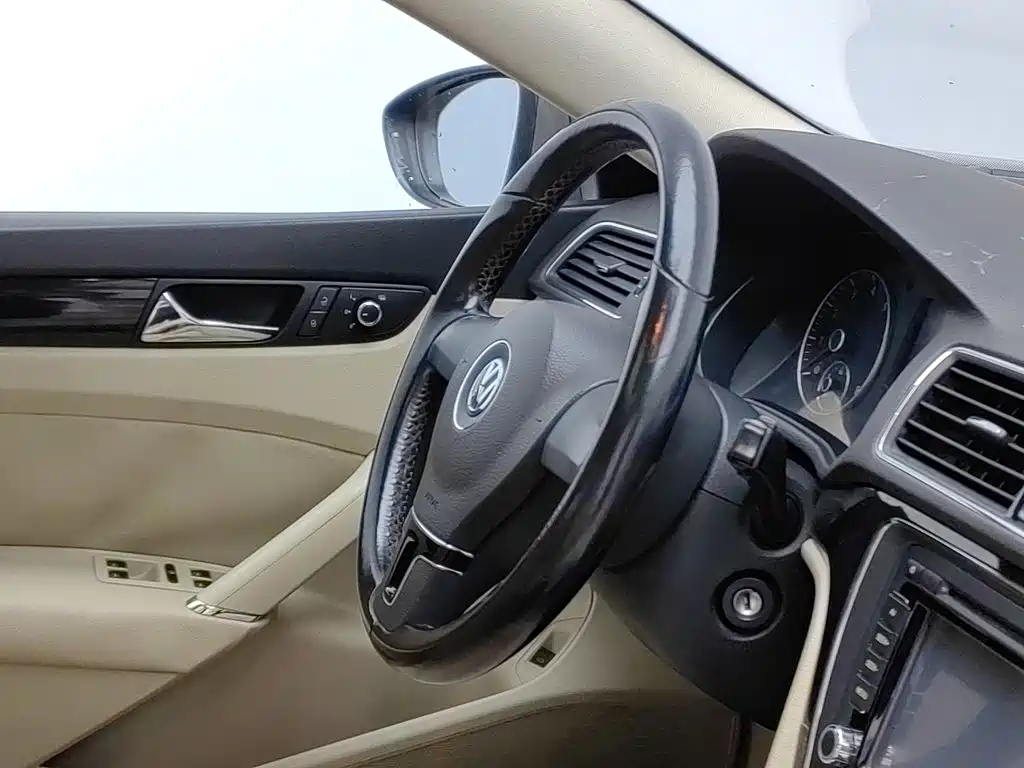 Фото 22 - Volkswagen Passat