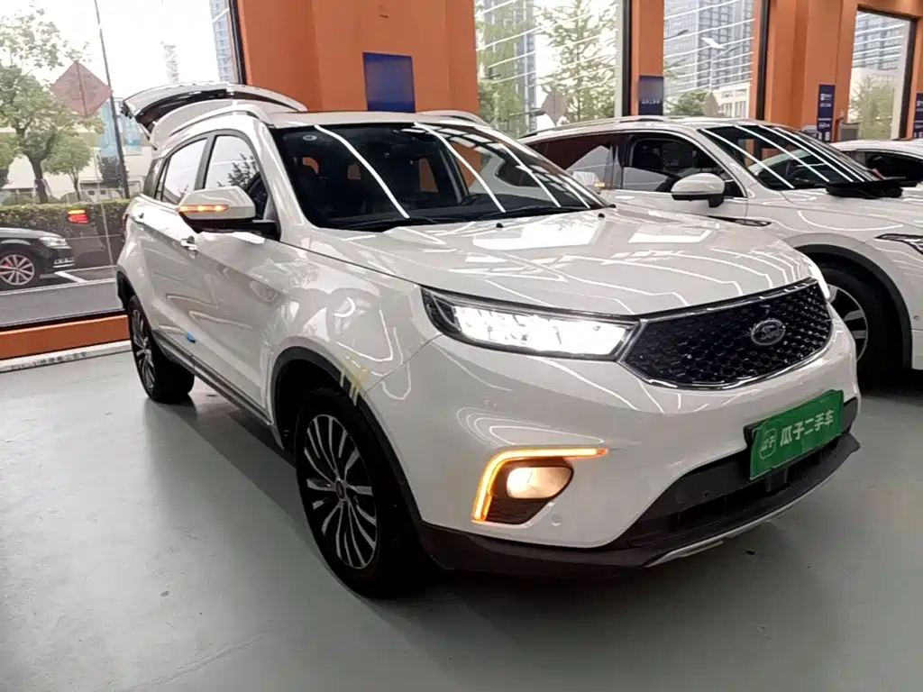 Фото 4 - Ford Territory