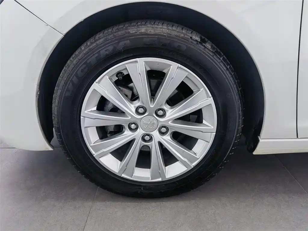 Peugeot 308S 2015 1.2T Auto Dynamic Edition фото 17
