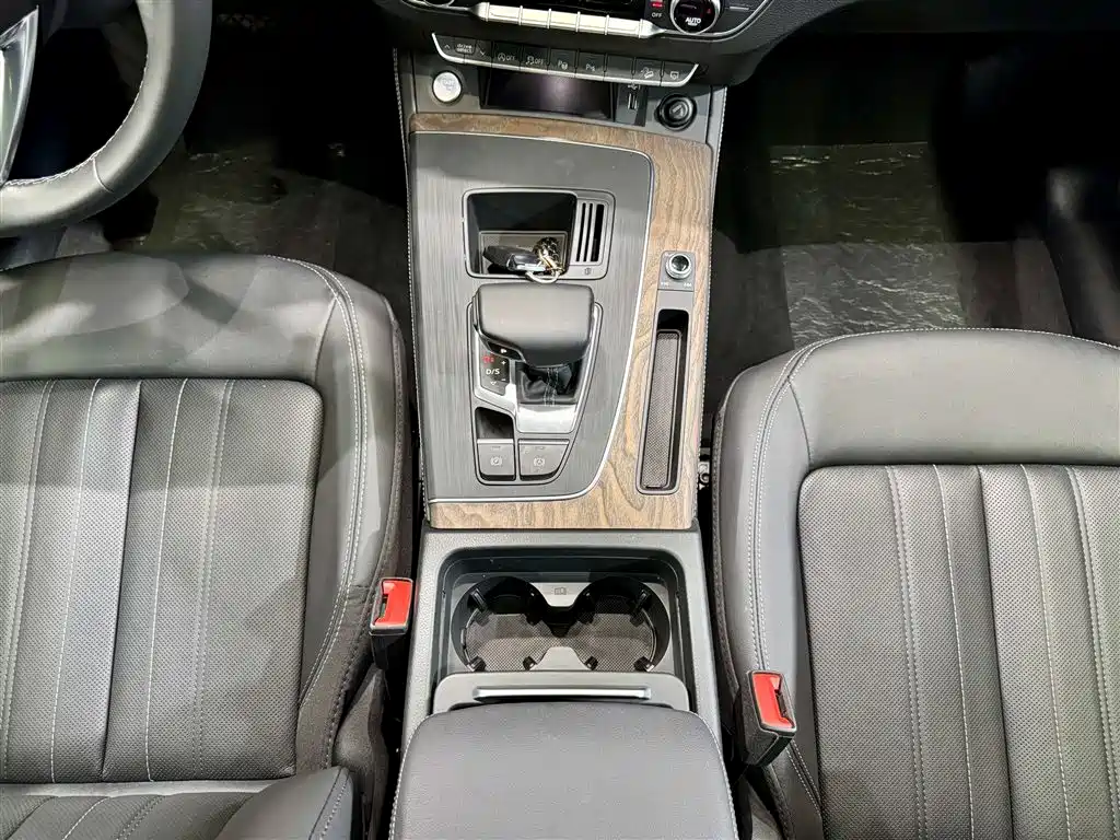 Audi Q5L 2022 45T Luxury Elegance фото 21