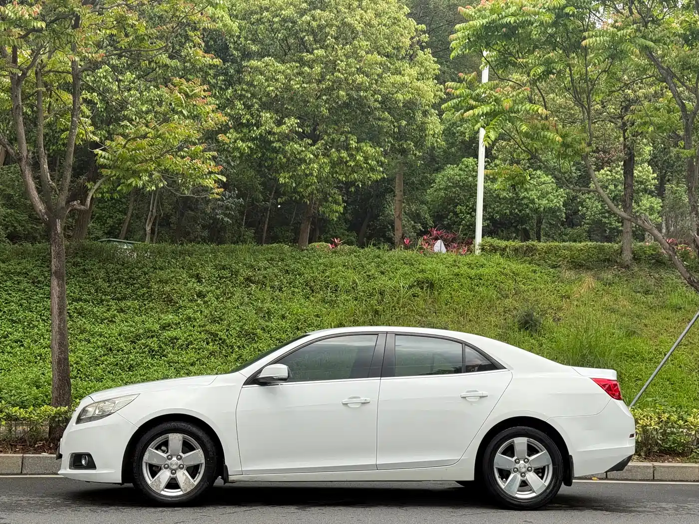Chevrolet Malibu 2012 2.0L Automatic Comfort Edition фото 3