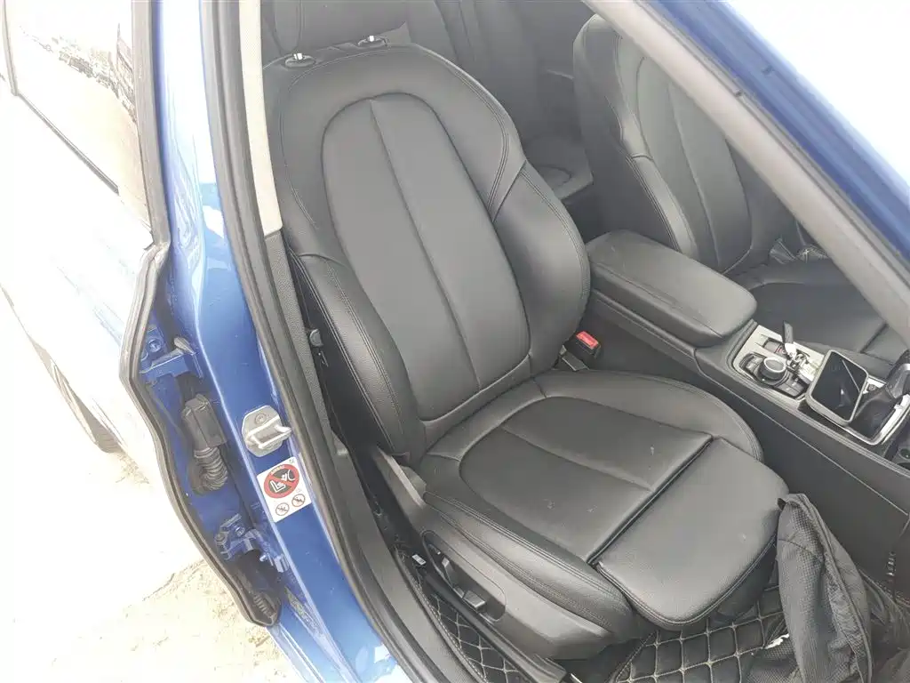 BMW 1 Series 2017 118i Sport фото 20