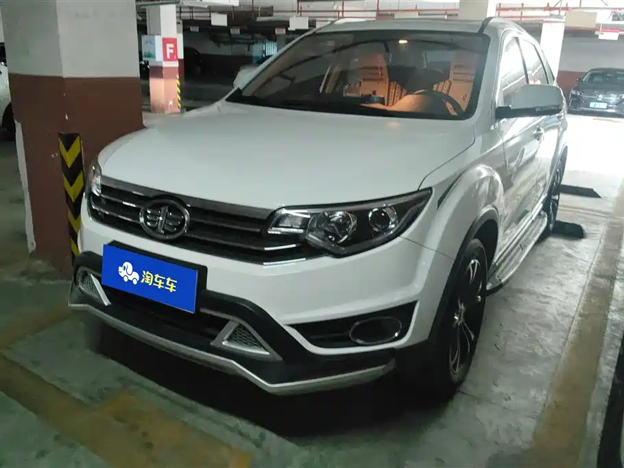 FAW Senya R7 2017 2017 Model 1.6L Automatic Smart