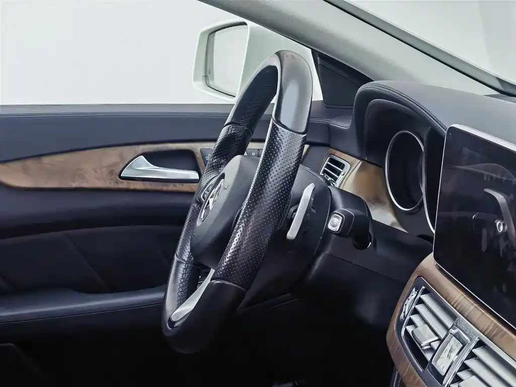 Mercedes-Benz CLS 2015 CLS 320 фото 22