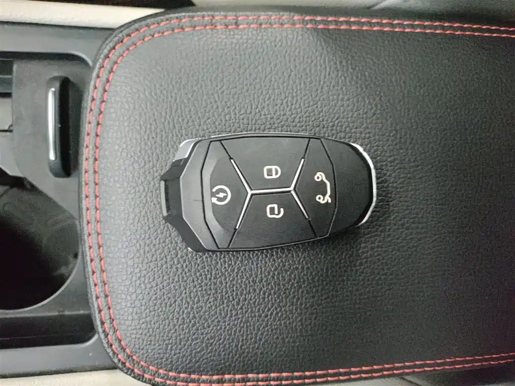 Lynk & Co 02 2019 High Energy Edition 2.0T Automatic 2WD Shine China VI фото 9