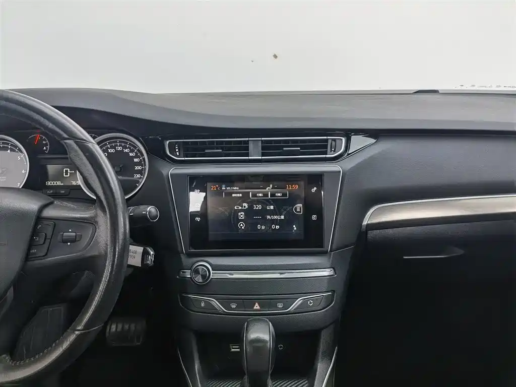 Peugeot 408 2014 1.8L Automatic Luxury Edition фото 12