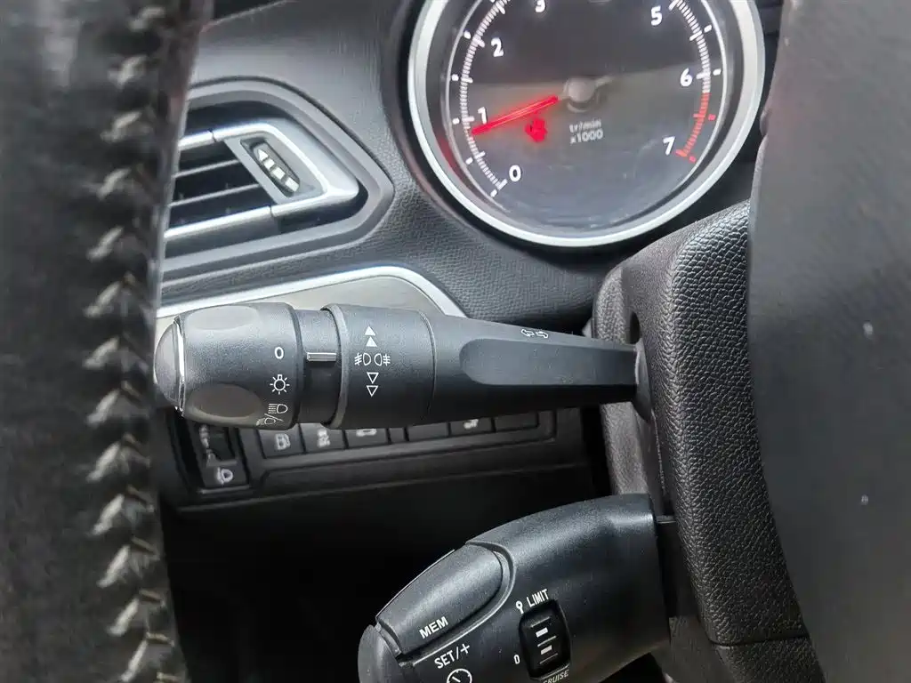 Peugeot 408 2014 1.8L Automatic Luxury Edition фото 21