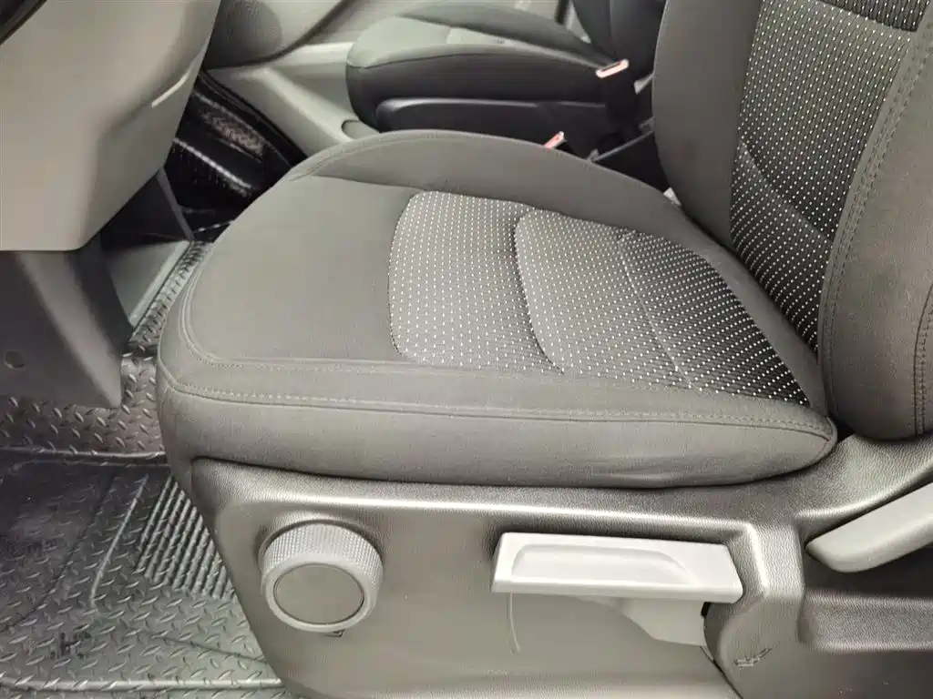 SAIC MAXUS XINTU V70