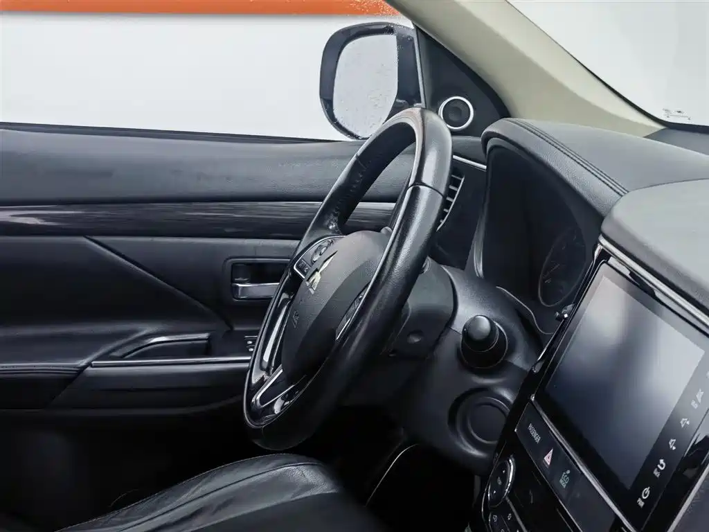 Mitsubishi Outlander 2018 2.0L 2WD Glory Edition 5-seater фото 22