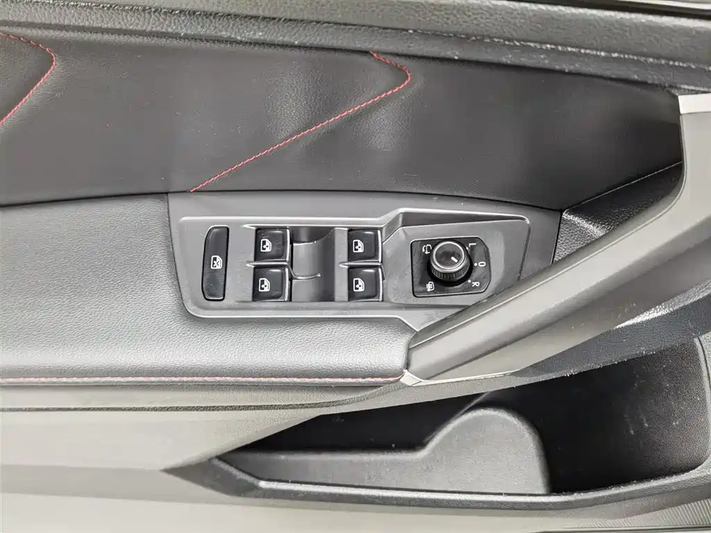 Volkswagen Tiguan X 2021 330TSI 2WD Prestige Flagship фото 9