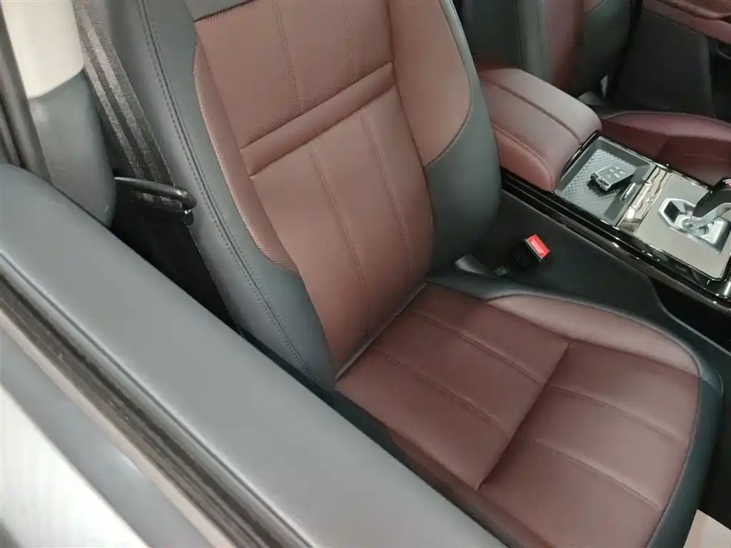 Land Rover Range Rover Evoque 2021 Range Rover Evoque L 249PS R-Dynamic SE Luxury Edition фото 25