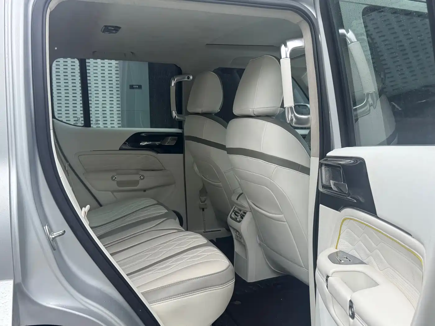 TANK CO CREATION TANK 300