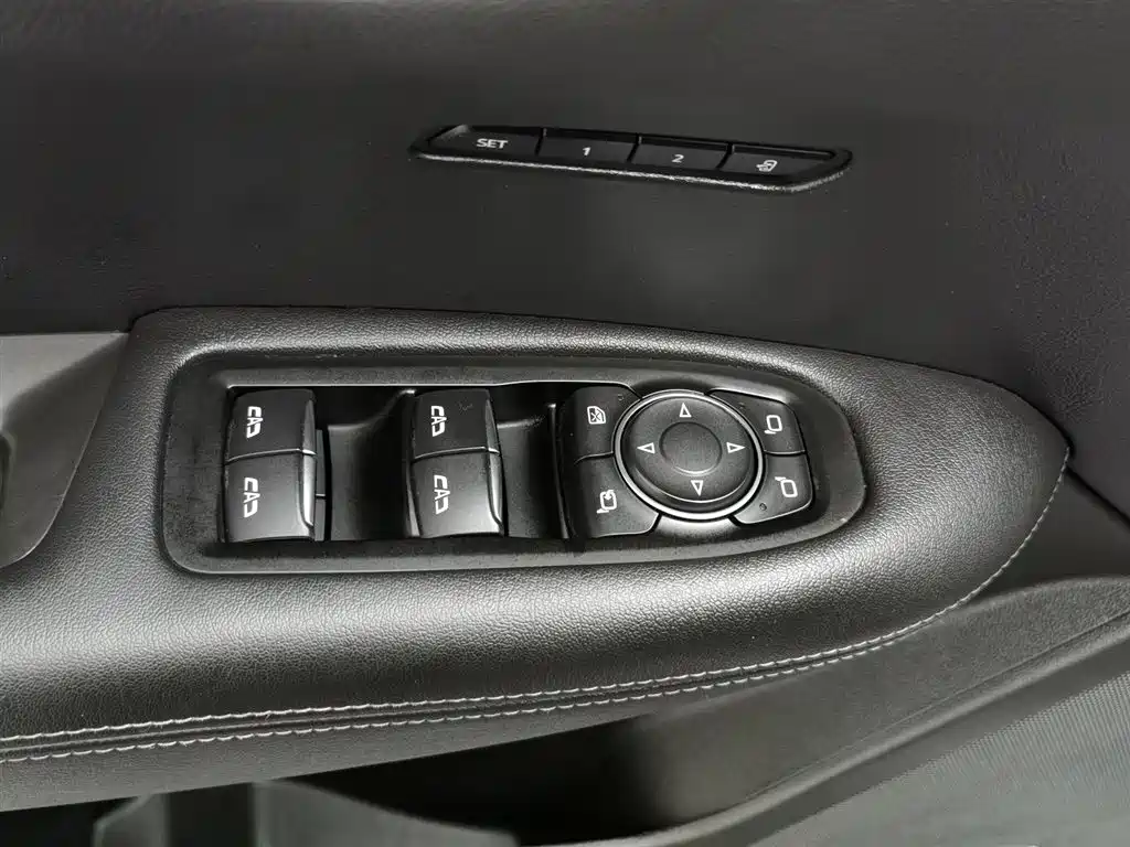 CADILLAC XT5