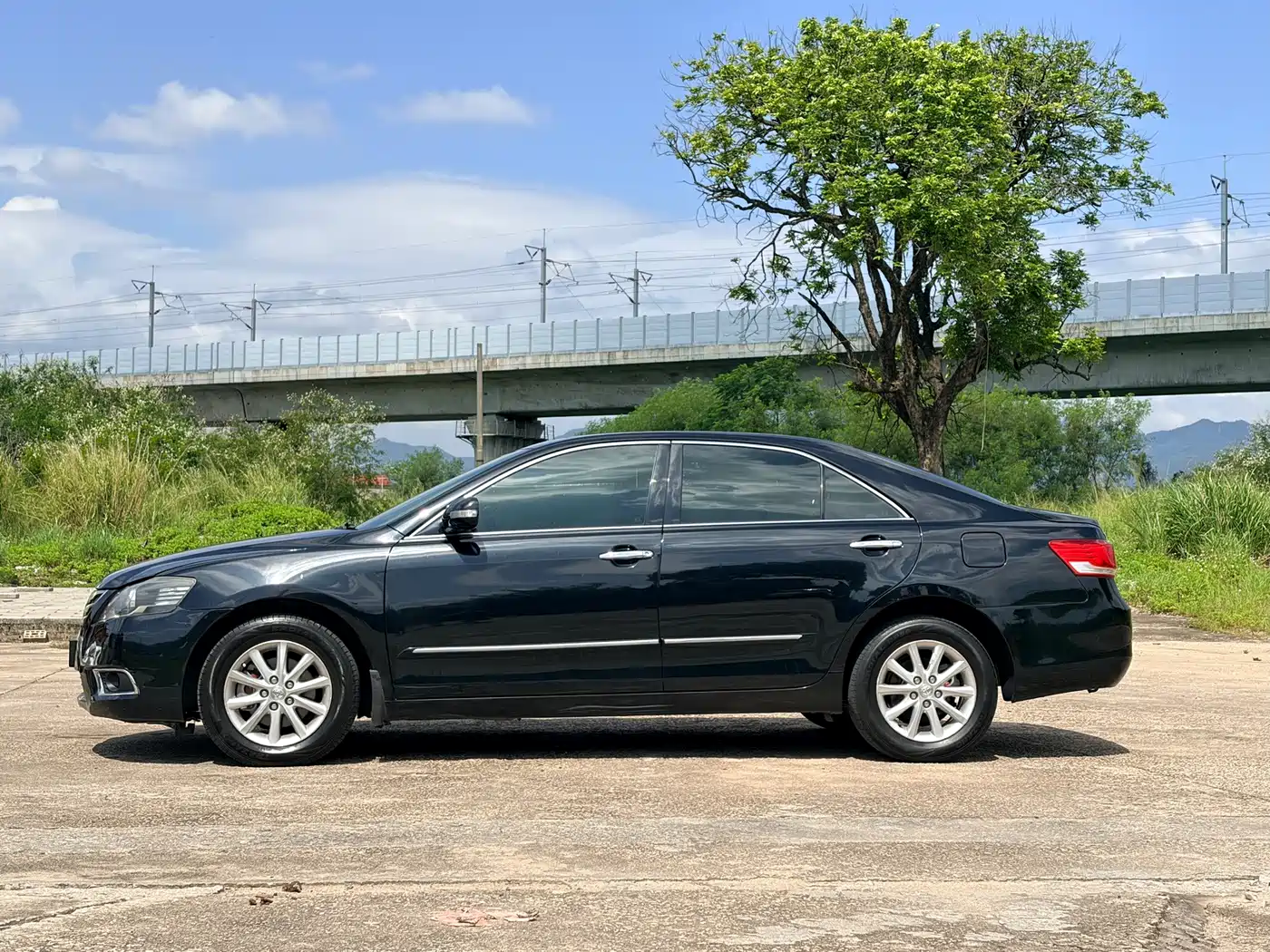Photo 4 - Toyota Camry