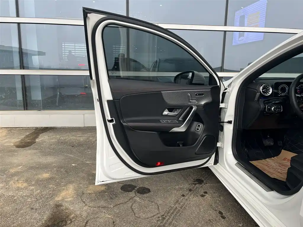 MERCEDES-BENZ CLASS A
