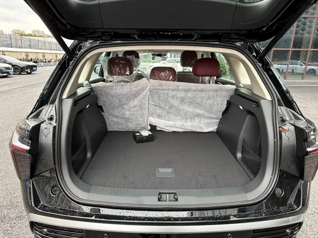 Hongqi HS3 PHEV 2026