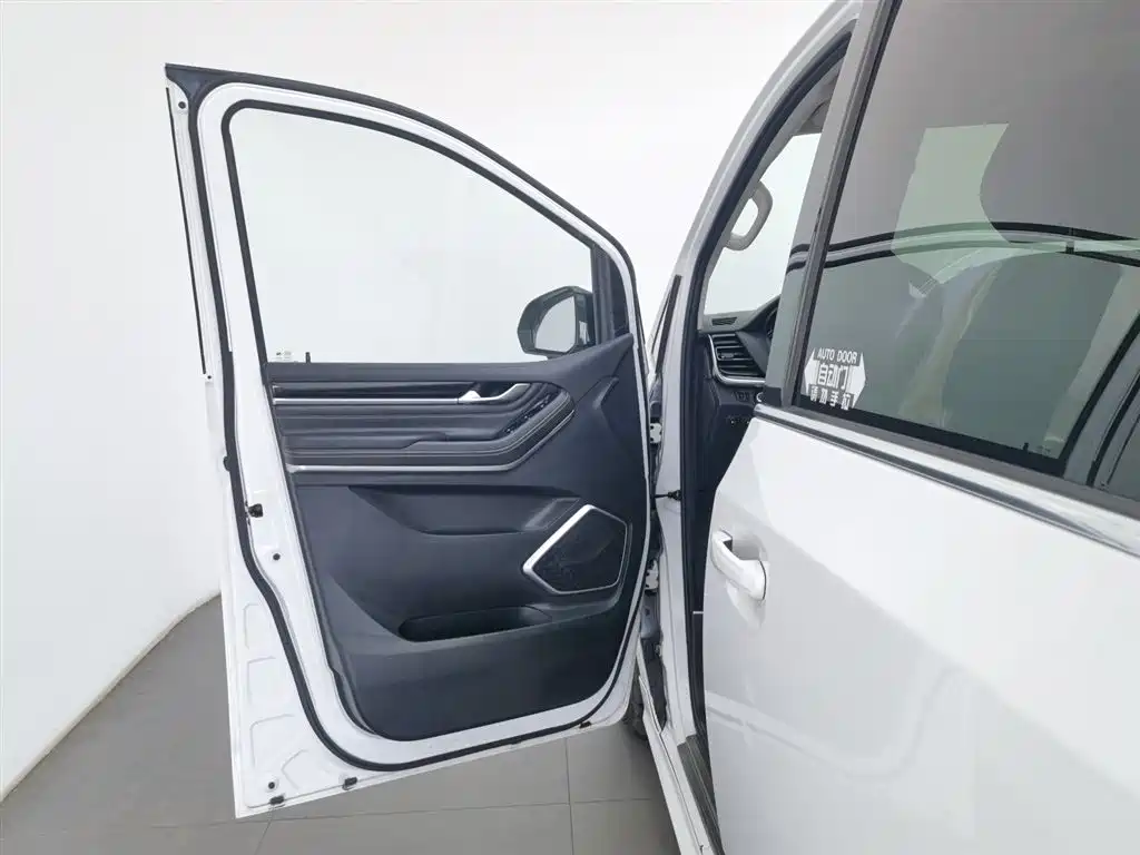 SAIC Maxus Maxus G20 2021 PLUS 2.0T Gasoline Automatic Luxury Edition фото 8