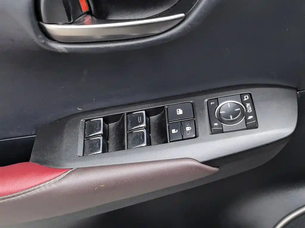 Lexus NX 2018 Model 300 FWD Fengxing Edition фото 9